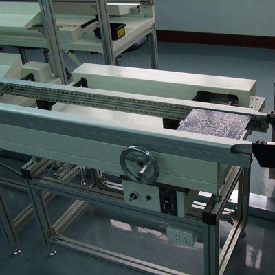 自动插件接驳线